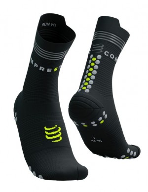 Compressport Pro Race Socks V4.0 Run High Flash Loopsokken Heren Zwart Geel | VJWRA-8691